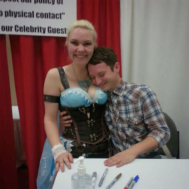 Elijah Wood Used His Fans Chest As A Pillow