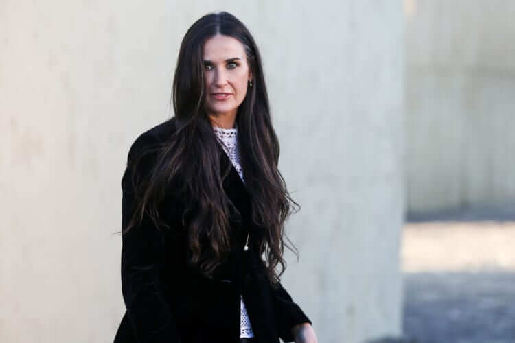 Demi Moore Requests Special Lightbulbs