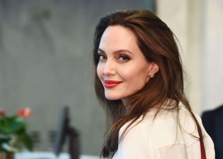 Angelina Jolie Locks Her Children In A Room