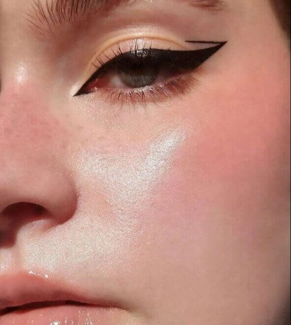 For a Unique Glow, MIX BB Cream With Highlighter Drops