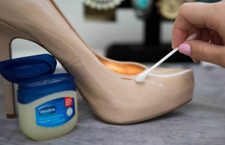 Use Vaseline to Get Rid of Shoe Scuffs