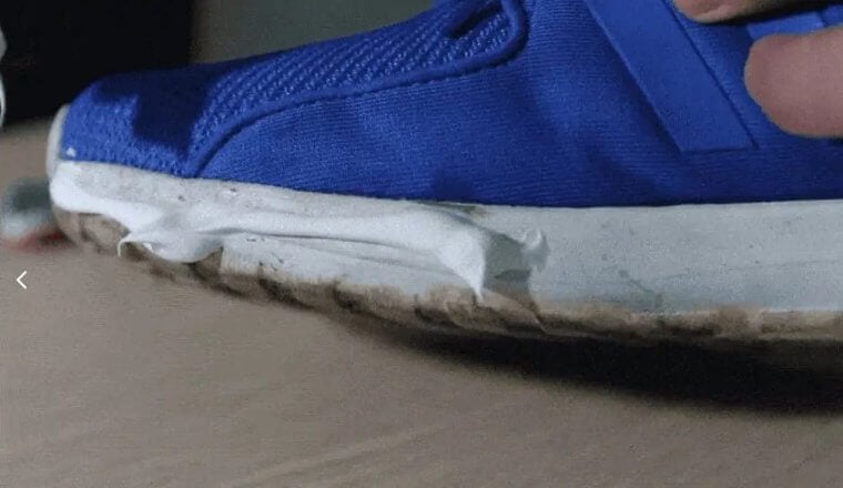 Restore Old Shoes With Toothpaste