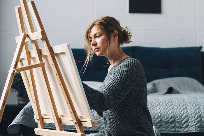 Woman’s Birthday Gift Becomes The Moment All Of Her Boyfriend’s Lies Come Crashing Down